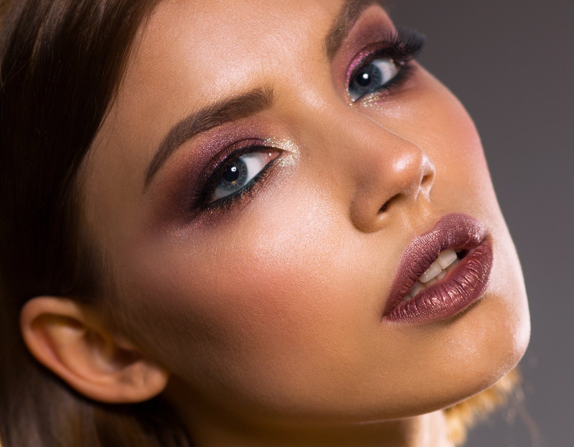 Huile de curcuma visage : comment l’utiliser pour une peau plus nette et un teint plus uniforme