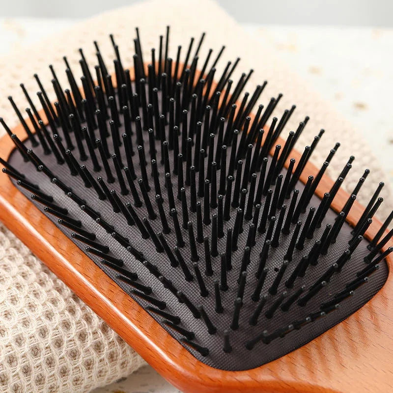 Professional detangling brush